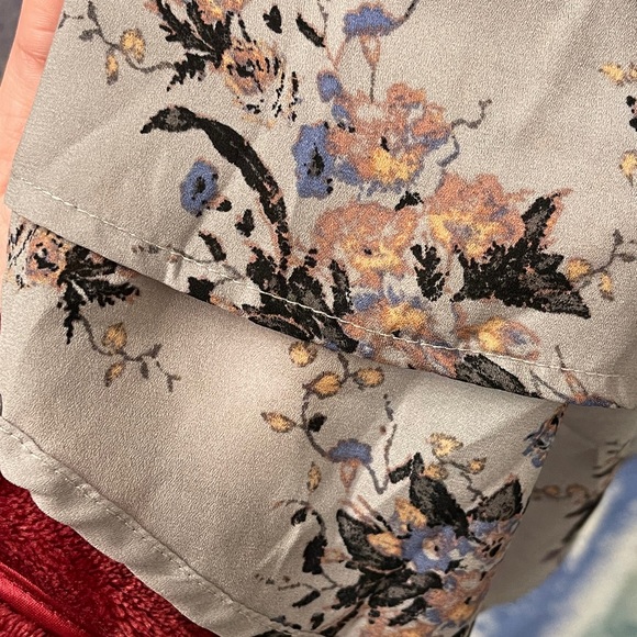 XL floral print grey blouse - Picture 6 of 8